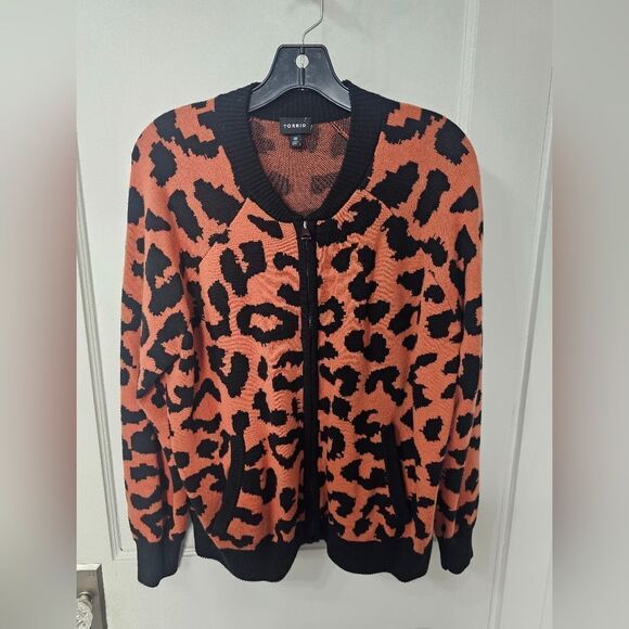 Torrid leopard print sweater size 00, excellent condition - Picture 7 of 7